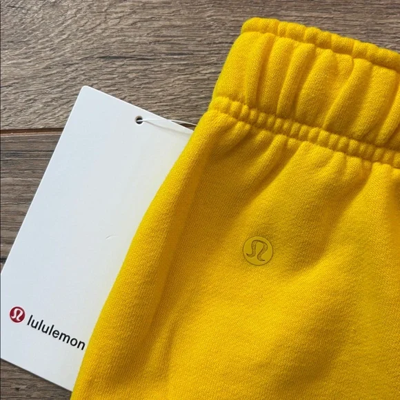 NWT Scuba Mid Rise Oversized Short 3” Trim Women’s Size Large MZYW/WHT - Picture 7 of 9